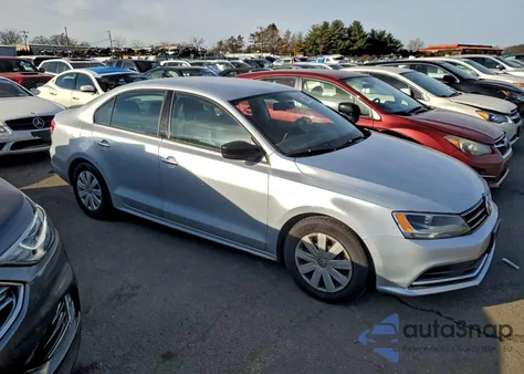 2015 Volkswagen Jetta Base z USA, uszkodzony, nr VIN 3VW1K7AJ5FM347826